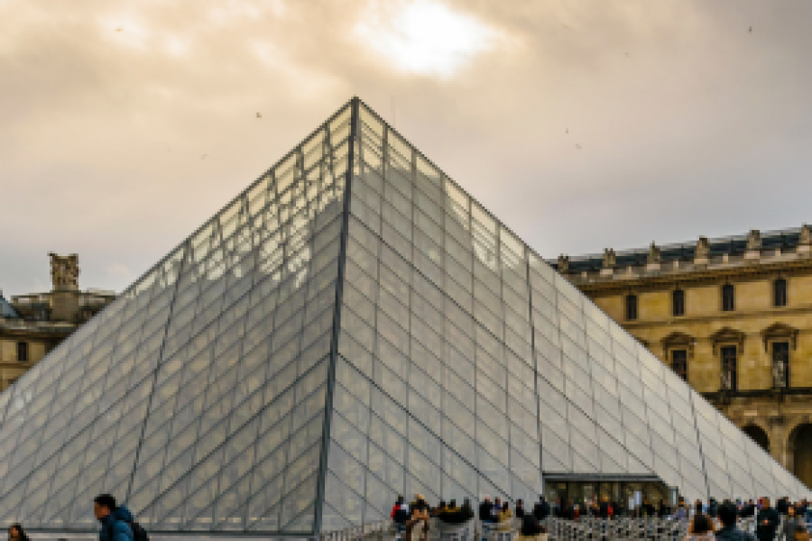 Guided Tour of the Louvre Museum’s Masterpieces with Reserved Entry